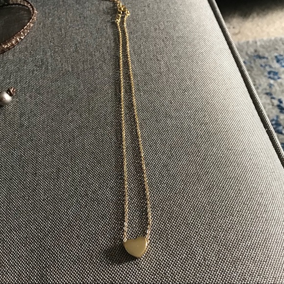 Dainty Gold heart necklace - Picture 5 of 6